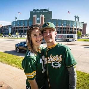 Meet your Posher, April